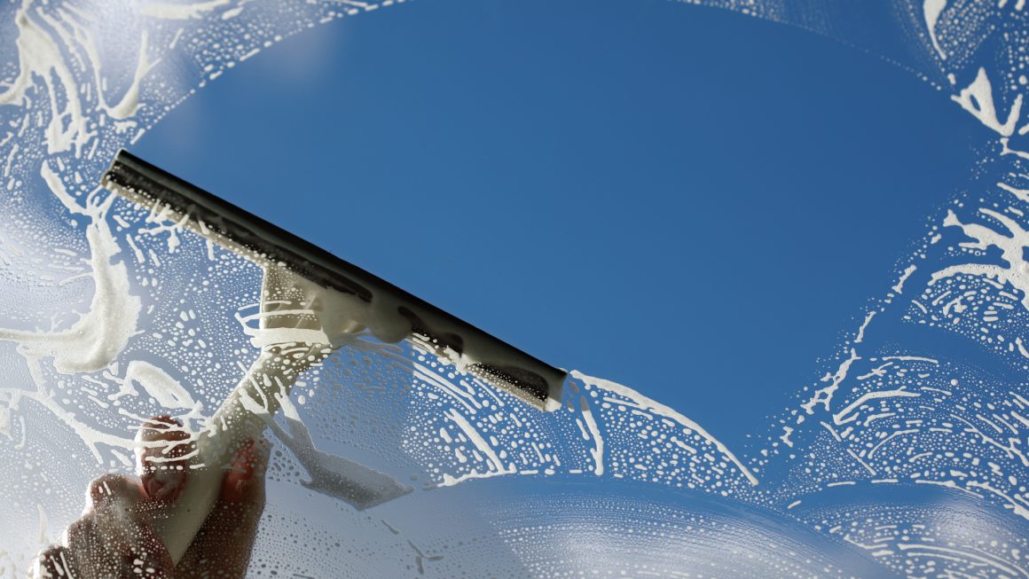 Vidste du, at du selv kan skifte gummi på din vinduesskraber?