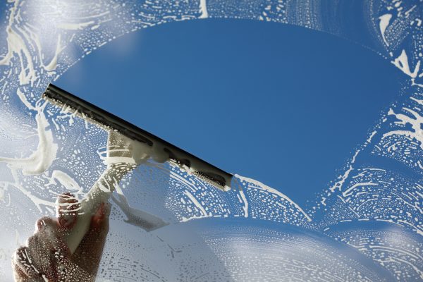 Vidste du, at du selv kan skifte gummi på din vinduesskraber?